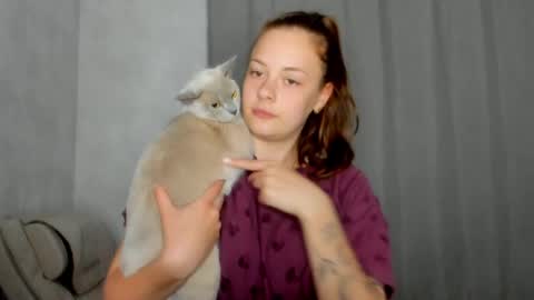 Veronica online show from 04.22.26