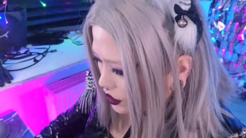 Snapshot of wickedxqueen chatting on 03.01.25 Laura online show from 03.01.25