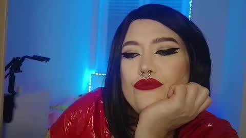 Snapshot of wickedxqueen chatting on 11.09.25 Laura online show from 11.09.25