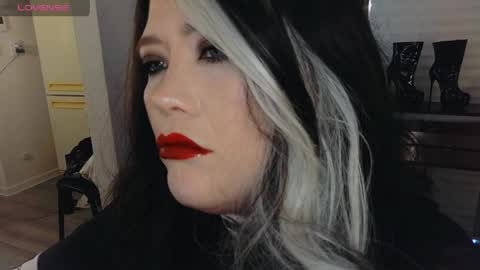 Snapshot of wickedxqueen chatting on 04.15.26 Laura online show from 04.15.26