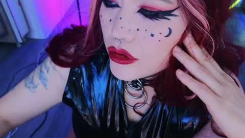 Snapshot of wickedxqueen chatting on 06.15.26 Laura online show from 06.15.26