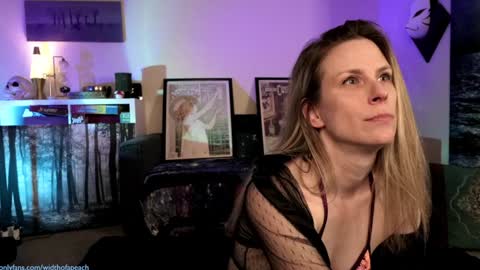 Snapshot of widthofapeach chatting on 01.18.25 Gretchen Jimmy online show from 01.18.25