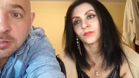 Snapshot of wikibitch chatting on 11.08.25 WikiBitch online show from 11.08.25