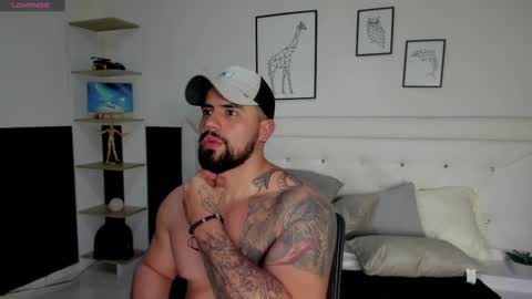 Snapshot of wild_couplesex1 chatting on 03.05.25 Devon and Chloe online show from 03.05.25