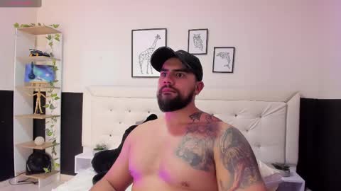 Snapshot of wild_couplesex1 chatting on 03.08.25 Devon and Chloe online show from 03.08.25