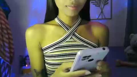 Snapshot of wild_flowerx21 chatting on 12.02.24 Analyn online show from 12.02.24