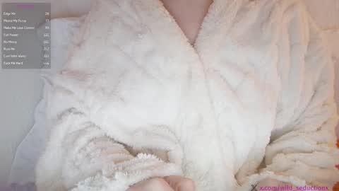 Snapshot of wild_seduction chatting on 02.01.26 Ella online show from 02.01.26