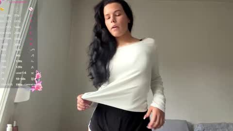 Mia online show from 02.22.26