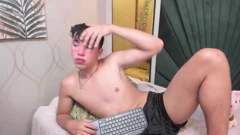 Snapshot of wildboy22_ chatting on 01.10.26 Sebas online show from 01.10.26