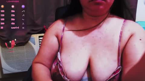 Snapshot of wildhotasianx chatting on 12.23.24 wildhotasianx online show from 12.23.24