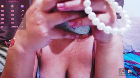 Snapshot of wildhotasianx chatting on 12.25.24 wildhotasianx online show from 12.25.24