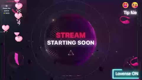 Snapshot of wildmaxine chatting on 12.16.25 MAX online show from 12.16.25