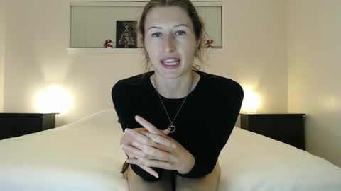 Snapshot of wildrose_l chatting on 12.28.24 WildRose L - check my Pinned tweet if you dont see me online within 5 minutes after Ive sent email notifications online show from 12.28.24