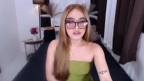 Snapshot of wildsassy0719 chatting on 01.04.25 shea online show from 01.04.25
