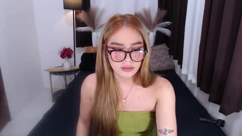 Snapshot of wildsassy0719 chatting on 01.05.25 shea online show from 01.05.25