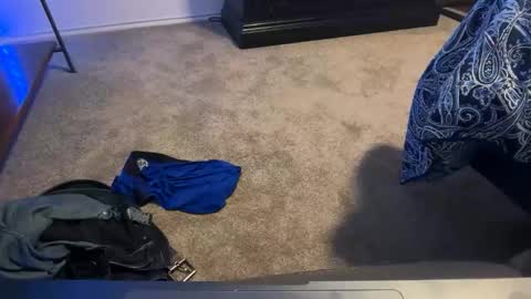 Snapshot of wildtravis chatting on 11.13.25 wildtravis online show from 11.13.25