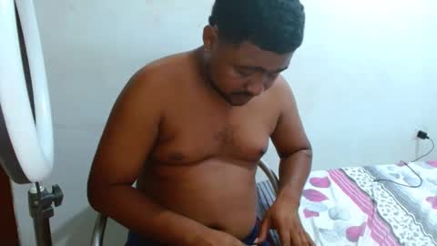 Snapshot of wilintom483797 chatting on 12.19.24 wilintom y sharon online show from 12.19.24