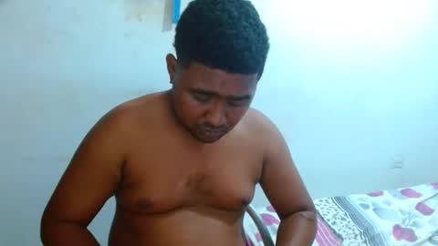 Snapshot of wilintom483797 chatting on 02.05.25 wilintom y sharon online show from 02.05.25