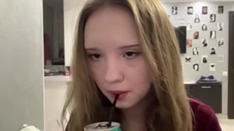 Snapshot of willenasow chatting on 12.18.25 Olivia online show from 12.18.25