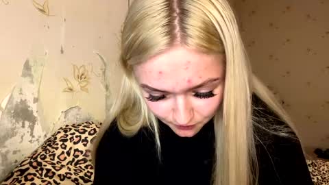 Snapshot of willettealfiero chatting on 04.22.26 Sophia online show from 04.22.26