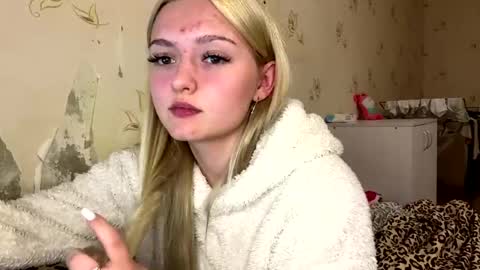 Snapshot of willettealfiero chatting on 04.29.26 Sophia online show from 04.29.26
