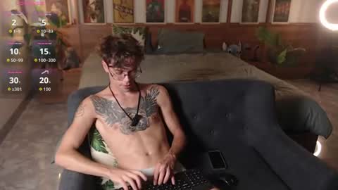 Snapshot of william_henry_a chatting on 07.26.26 William online show from 07.26.26