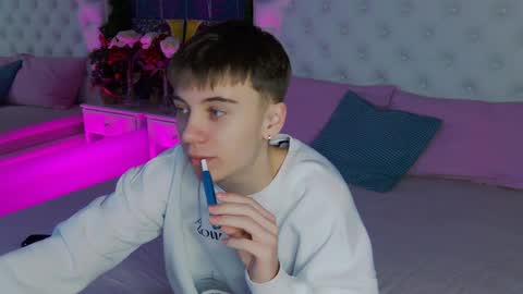 Snapshot of william_ross chatting on 01.05.25 will online show from 01.05.25