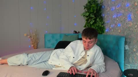 Snapshot of william_ross chatting on 01.22.25 will online show from 01.22.25