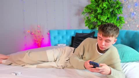 Snapshot of william_ross chatting on 01.27.25 will online show from 01.27.25