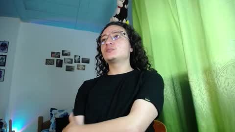 Snapshot of willmonkey chatting on 11.16.25 willmonkey online show from 11.16.25