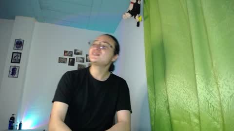 Snapshot of willmonkey chatting on 11.29.25 willmonkey online show from 11.29.25