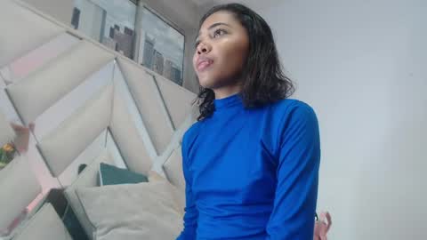 Snapshot of willow_smitt_ chatting on 04.19.26 luna online show from 04.19.26