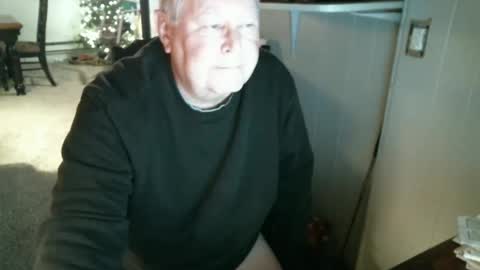 Snapshot of willyloman02 chatting on 04.12.26 Willy Loman online show from 04.12.26