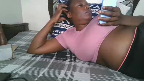 Snapshot of willyoubemine1 chatting on 02.19.25 willyoubemine1 online show from 02.19.25