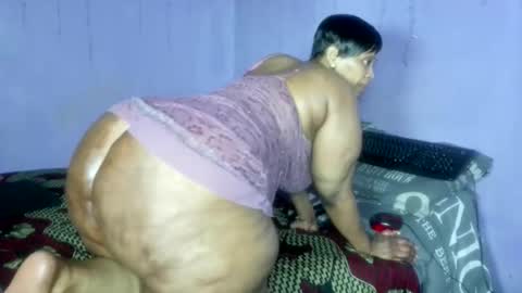 Snapshot of wilmaassylum chatting on 11.30.25 wilmaassylum online show from 11.30.25