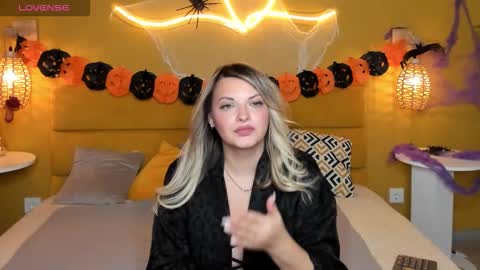 wilmasanders online show from 10.27.25