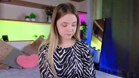 Snapshot of wilonebute chatting on 04.21.26 Mary online show from 04.21.26