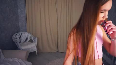 My name is Mia online show from 10.05.25