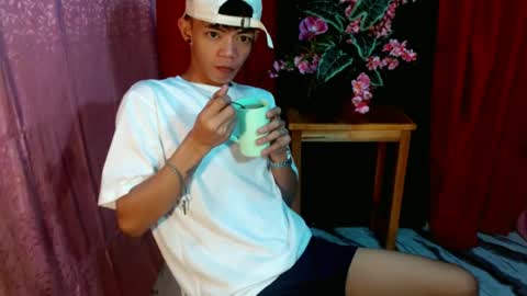 Snapshot of win_boy chatting on 06.24.26 win_boy online show from 06.24.26