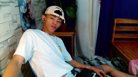 Snapshot of win_boy chatting on 06.26.26 win_boy online show from 06.26.26
