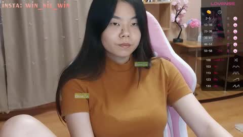 Snapshot of win_nie chatting on 09.15.25 Winnie online show from 09.15.25