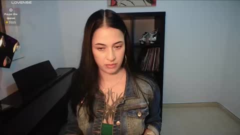 Snapshot of windy_butterfly chatting on 09.28.25 Sara online show from 09.28.25