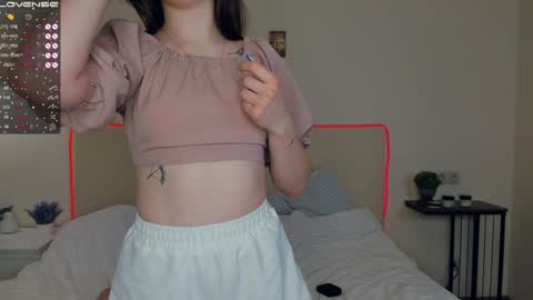 Snapshot of wine_on_lips chatting on 01.28.25 Amalia and Mia online show from 01.28.25