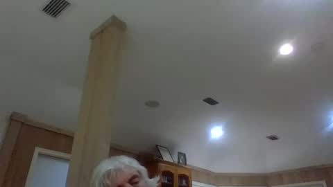 Snapshot of winedog2020 chatting on 04.22.26 Gundja Man online show from 04.22.26