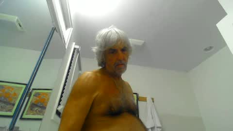 Snapshot of winedog2020 chatting on 07.29.26 Gundja Man online show from 07.29.26