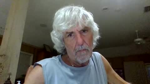 Snapshot of winedog2020 chatting on 08.02.26 Gundja Man online show from 08.02.26