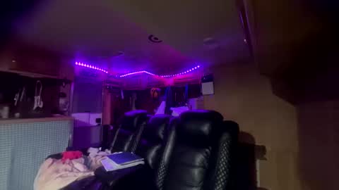 wingnuttowerguy online show from 04.08.26