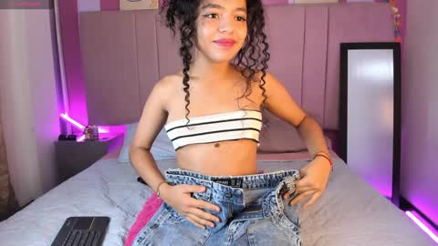 Snapshot of winnifer_gonzalez chatting on 12.14.24 Winnifer Gonzalez online show from 12.14.24