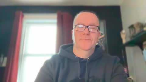 Snapshot of wintyr chatting on 02.10.25 wintyr online show from 02.10.25