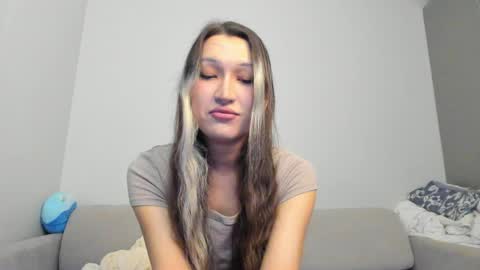 Asylai but you can call me Aila online show from 03.25.26